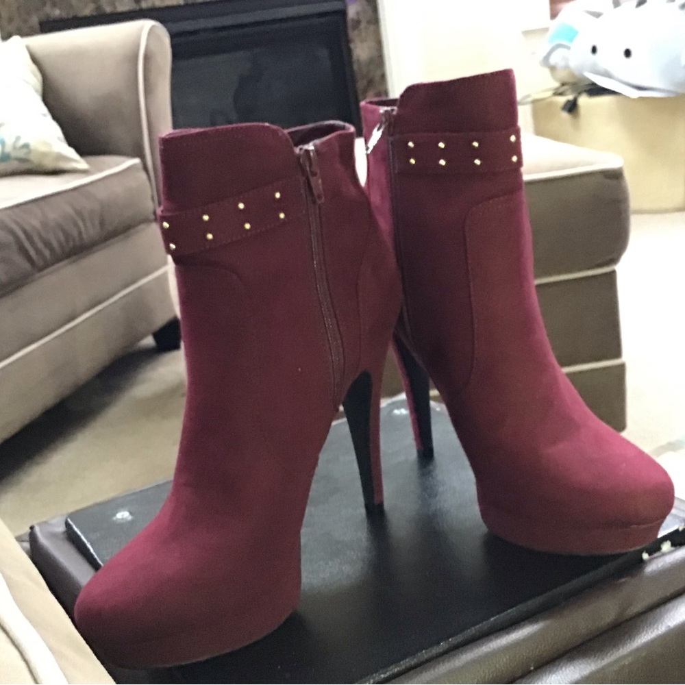 G by Guess Dalli Side Buckle Stiletto Ankle Bootees